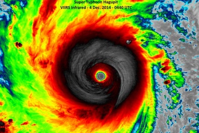 Tin bão mới nhất: Hơn nửa triệu dân Philippines sơ tán tránh siêu bão Hagupit