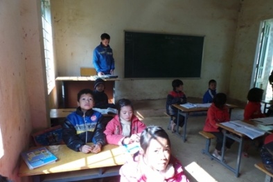 Trưởng phòng giáo dục bị cách chức vì tự ý xét tuyển giáo viên