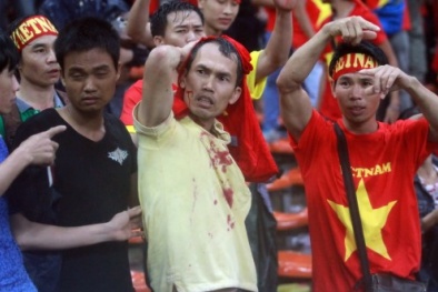 AFF Cup 2014: Malaysia có thể bị phạt nặng vì CĐV đánh fan Việt Nam