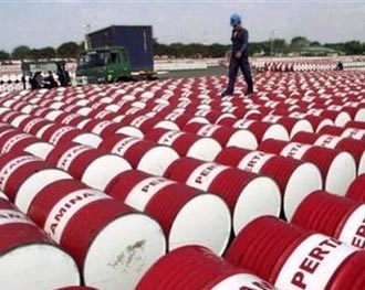 Giá dầu hôm nay: Dự báo giá dầu 2015 giảm xuống 43 USD/thùng