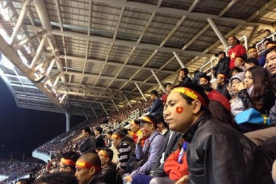 CĐV bàng hoàng sau trận thua bán kết AFF Cup Việt Nam 2- Malaysia 4