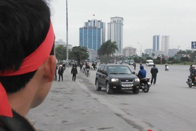 Mua vé xem trận Việt Nam - Malaysia: Hét giá 2,5 triệu đồng/cặp