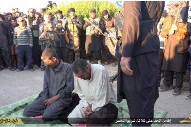 Khủng bố IS tra tấn dã man, ép tín đồ Thiên chúa giáo cải đạo Hồi