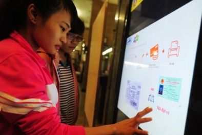 Bán vé tàu điện tử: Đã sắp hết thời lo lắng khi Tết đến Xuân về?