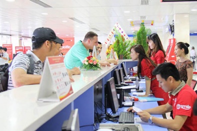 Xem xét giảm trần giá vé máy bay