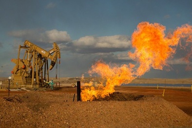 Vì sao giá dầu thế giới liên tục giảm mạnh?