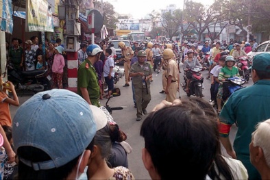 Hàng trăm cảnh sát vây 2 căn nhà bắt trùm ma túy