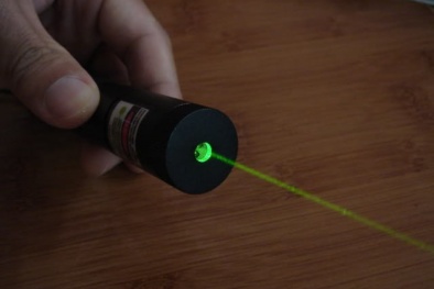 Cẩn trọng với đồ chơi tia laser có thể gây mù lòa