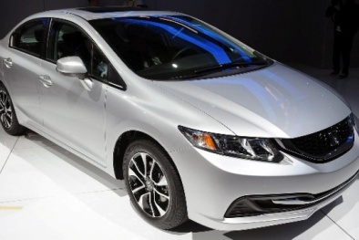 Những mẫu xe sang giá rẻ nên mua trước Tết