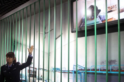 Muôn vàn cách đe quan tham kiểu Trung Quốc