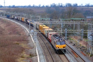 Tình hình Ukraine: Ukraine tạm ngừng các dịch vụ đường sắt đến Crimea