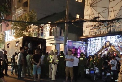 Cảnh sát đột kích quán bar lúc rạng sáng