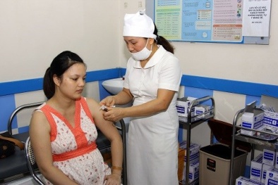 Đề nghị mức kỷ luật cao nhất người tiêm nhầm vắc xin cho 31 thai phụ