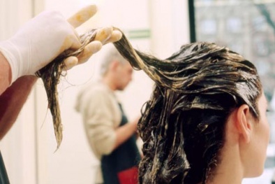 Thuốc nhuộm tóc gây viêm da, dị ứng