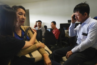 Tin mới nhất vụ máy bay chở hơn 150 người mất tích: Máy bay rơi xuống biển?