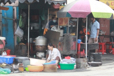 Ẩn họa từ thức ăn đường phố: Sức khỏe người tiêu dùng bị đe dọa