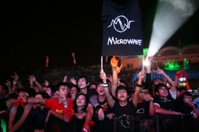 Microwave đi đến đâu gây 'bão' ở đó