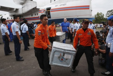 Tin mới nhất máy bay AirAsia mất tích: điều tra toàn diện AirAsia Indonesia