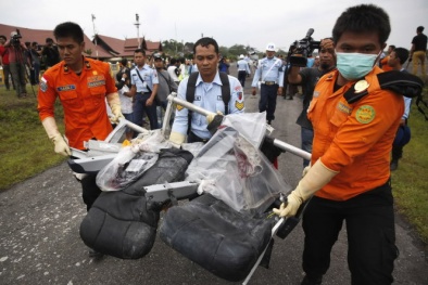 Indonesia đình chỉ quan chức hàng không vì vụ QZ8501 