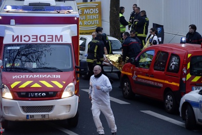 Nước Pháp liên tiếp hứng chịu thêm tin dữ