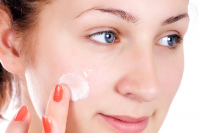 Hướng dẫn sử dụng kem dưỡng ẩm đúng cách, hiệu quả