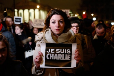 Hai nhà báo thoát chết thần kỳ trong vụ xả súng tại Charlie Hebdo