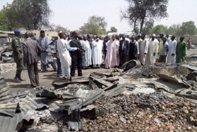 Kinh hoàng bé gái 10 tuổi đánh bom tự sát khiến 19 người chết