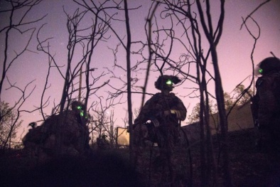 Khám phá kính đặc biệt giúp lính Mỹ nhìn xuyên bóng đêm