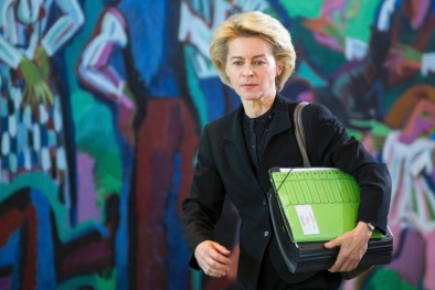 Tin tặc làm giả thành công vân tay của Bộ trưởng Quốc phòng Đức