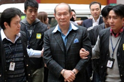 Cháu trai tỷ phú Ma Cao được tặng huy chương trước khi bị bắt