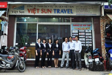 Nghi vấn khách bị bỏ rơi ở Singapore: Giám đốc Vietsun thừa nhận lỗi và bồi thường cho khách