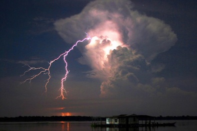 Những hiện tượng thiên nhiên kỳ thú nhưng nguy hiểm trên thế giới