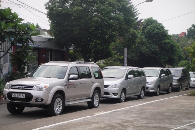 Những mẫu ô tô du lịch giá rẻ lý tưởng cho mọi gia đình