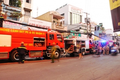 TP. Hồ Chí Minh: Ba em nhỏ thoát chết khi căn nhà bốc cháy lớn