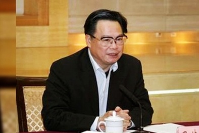 'Kinh doanh' chức quan với giá hàng trăm nghìn nhân dân tệ