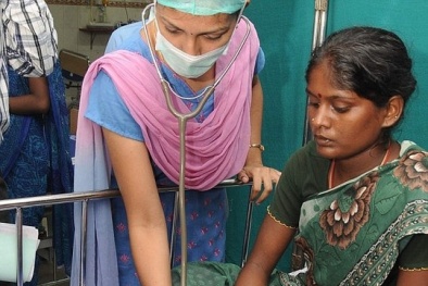 Kỳ lạ 'khả năng tự bốc cháy' của bé sơ sinh Ấn Độ