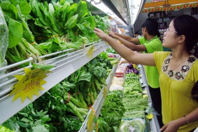 Hà Nội: Có sự thông đồng để đưa rau bẩn vào siêu thị lớn?
