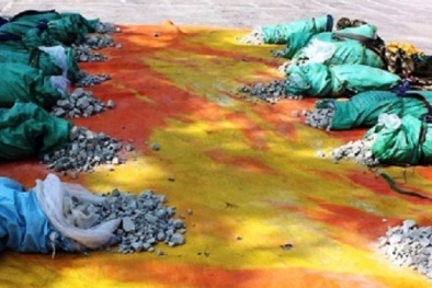 Quảng Bình thu giữ 700kg thuốc nổ ở biên giới Việt Nam - Lào