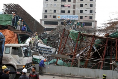 Những pha 'nguy hiểm' của công trường đường sắt trên cao