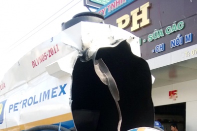 Điều tra vụ xe chở đầu đột nhiên phát nổ giữa trưa ở Cà Mau