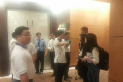 Đại hội toàn trường ĐH Hoa Sen: Ngăn cản phóng viên, đại biểu náo loạn