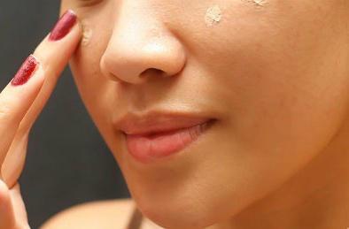 Cách giữ lớp trang điểm được lâu