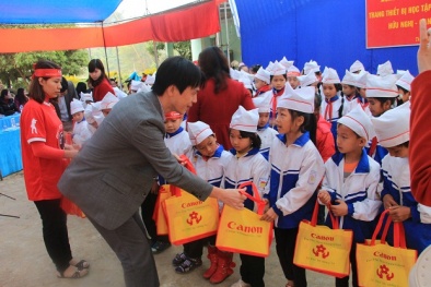 Canon cam kết đồng hành cùng thế hệ tương lai 