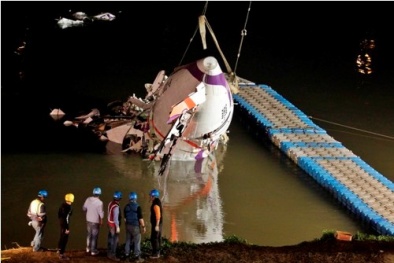 Phát hiện nguyên nhân khiến máy bay Đài Loan ‘lao’ xuống sông