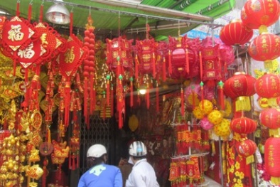Phố người Hoa ở Sài Gòn đỏ rực chào đón tết Nguyên Đán 2015