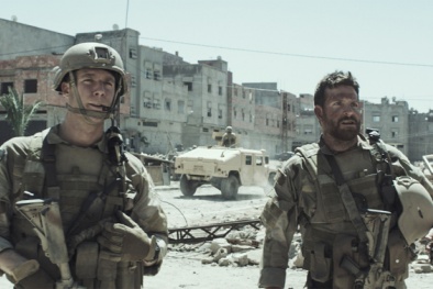 'Xạ thủ Mỹ' bị người dân Iraq 'ném đá' dữ dội