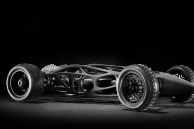 Ra mắt chiếc xe đua mô hình nhỏ hiện đại nhất thế giới