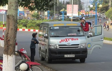 Bất an 'xe dù' ngày Tết