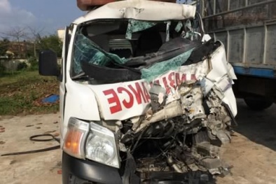 Bị thương nặng vì... ngồi trên xe cứu thương 