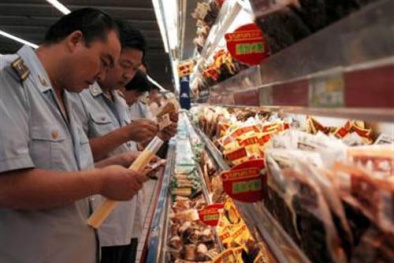 Tiêu hủy 7 tấn thực phẩm bẩn và phạt hơn 700 cơ sở vi phạm